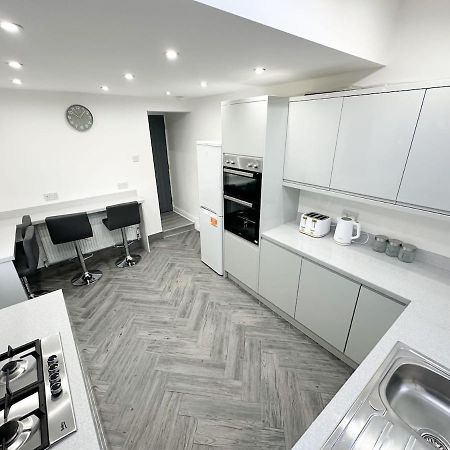 Contractors Dream, 4 Bedroom 2 Bathroom Liverpool Extérieur photo