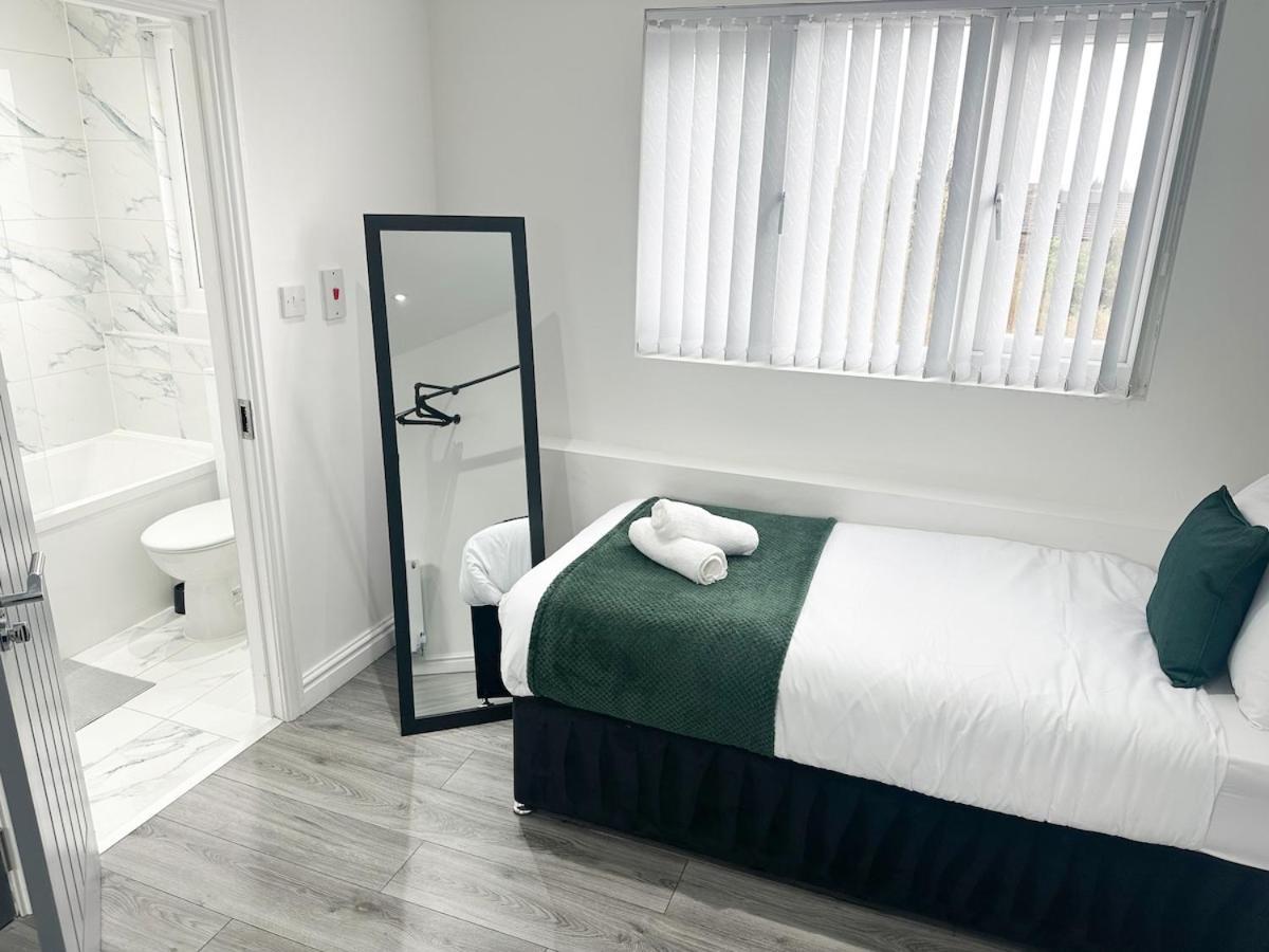 Contractors Dream, 4 Bedroom 2 Bathroom Liverpool Extérieur photo
