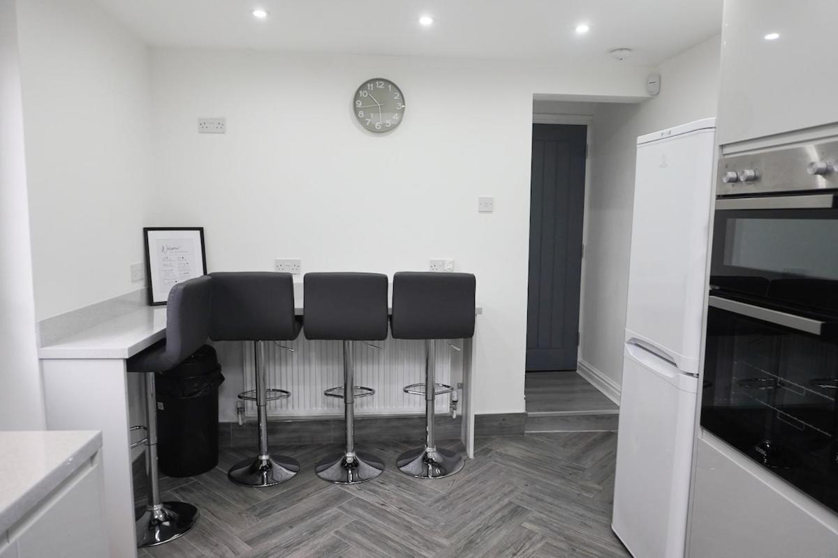 Contractors Dream, 4 Bedroom 2 Bathroom Liverpool Extérieur photo