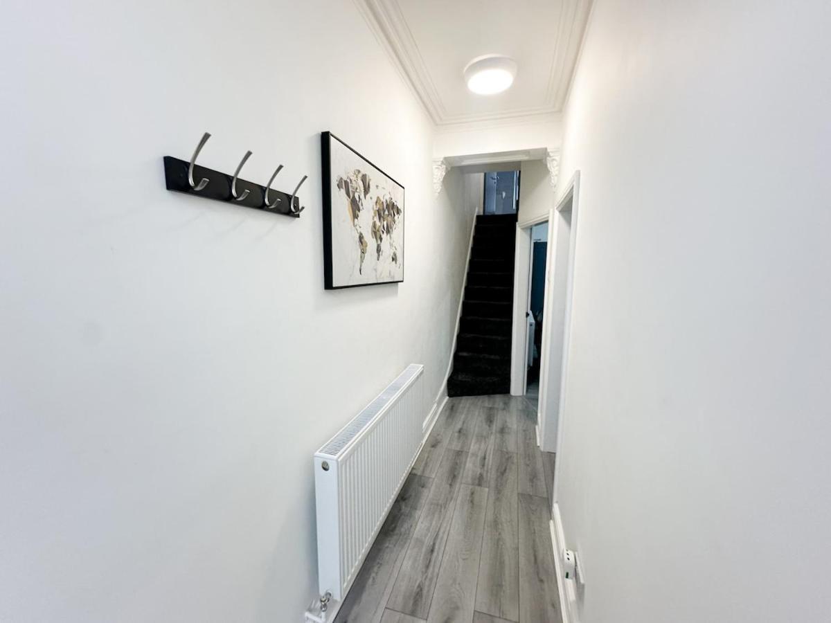Contractors Dream, 4 Bedroom 2 Bathroom Liverpool Extérieur photo