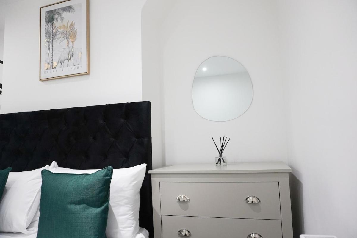 Contractors Dream, 4 Bedroom 2 Bathroom Liverpool Extérieur photo