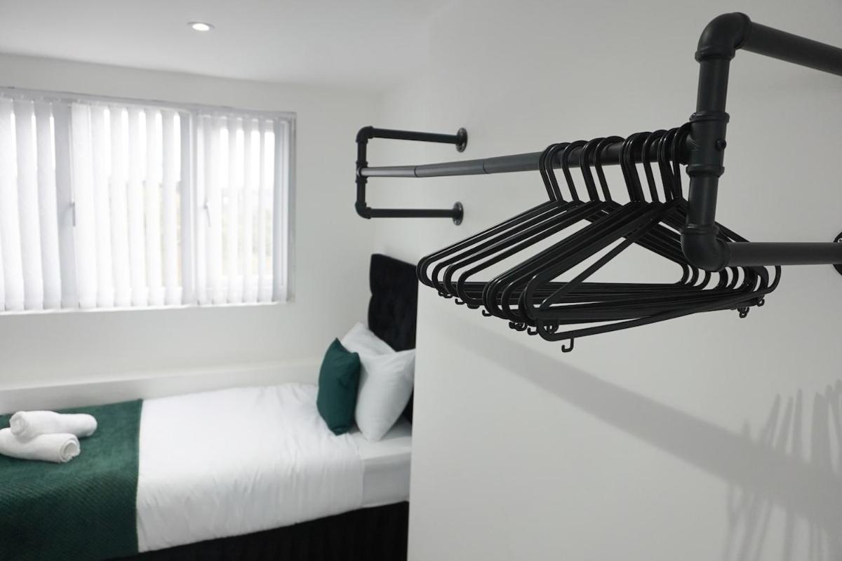 Contractors Dream, 4 Bedroom 2 Bathroom Liverpool Extérieur photo