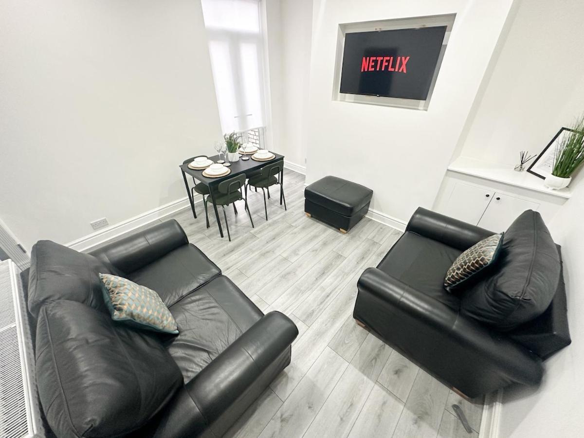 Contractors Dream, 4 Bedroom 2 Bathroom Liverpool Extérieur photo